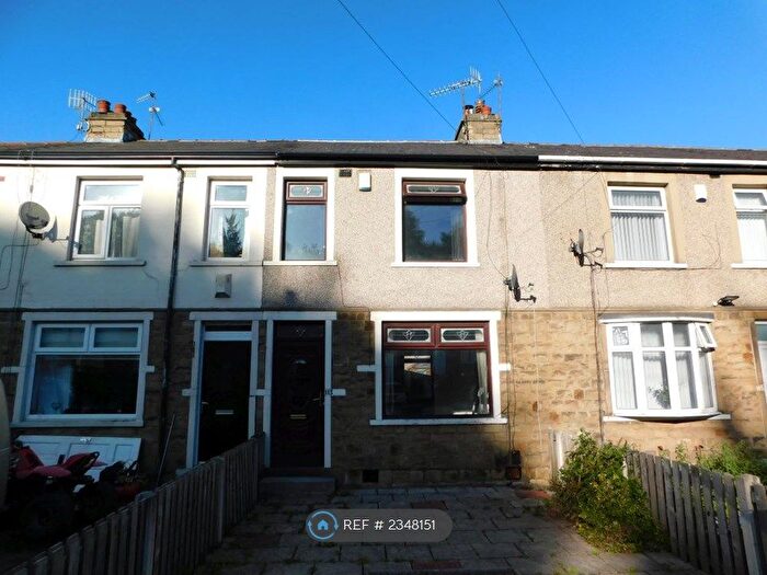3 Bedroom Terraced House To Rent In Carr Bottom Avenue, Bradford, BD5