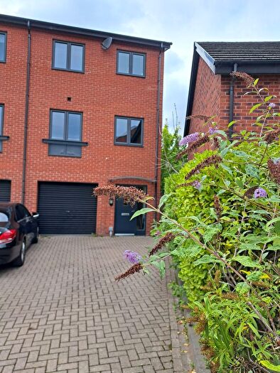 3 Bedroom Terraced House To Rent In Cable Place, Leeds, LS10