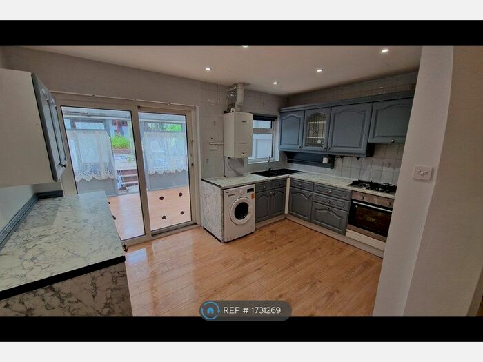 3 Bedroom Terraced House To Rent In Collindale Avenue, Erith, DA8