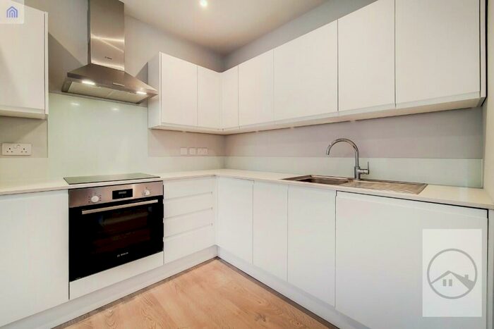 2 Bedroom Flat To Rent In Hill Road, Sutton, Surrey, SM1