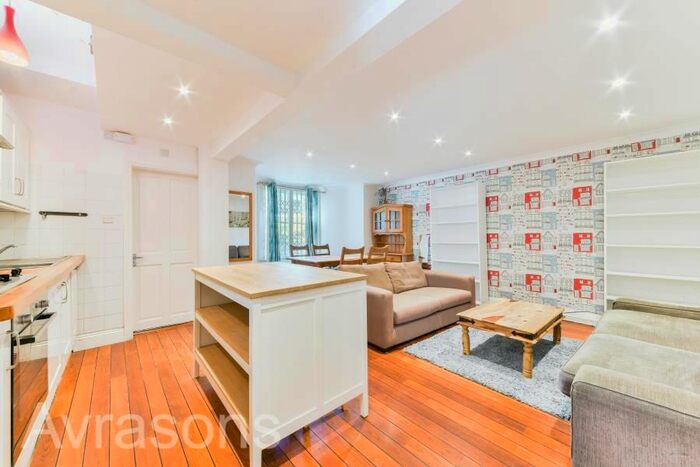 2 Bedroom Flat To Rent In Spenser Road, London, SE24