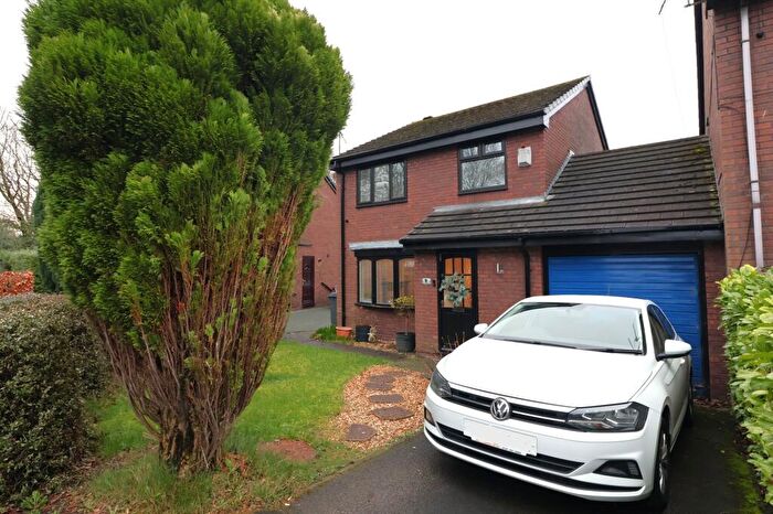 4 Bedroom Detached House For Sale In The Paddock, Hollingworth, SK14