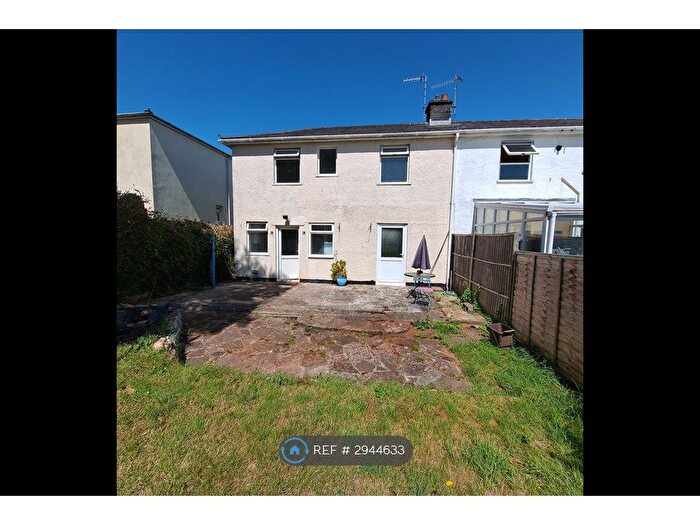 3 Bedroom Semi-Detached House To Rent In Trym Leaze, Bristol, BS9