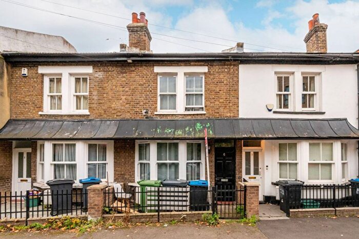 Studio To Rent In Station Road, Kingston, Kingston Upon Thames, KT2