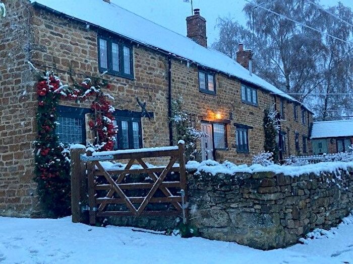 3 Bedroom Cottage To Rent In Creampot Lane, Cropredy, Oxon, OX17