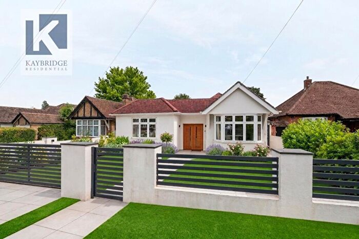 3 Bedroom Detached Bungalow For Sale In The Warren, Worcester Park, KT4