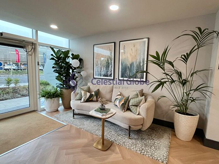 3 Bedroom Flat To Rent In Henshaw Parade, Henshaw Parade, London, NW9