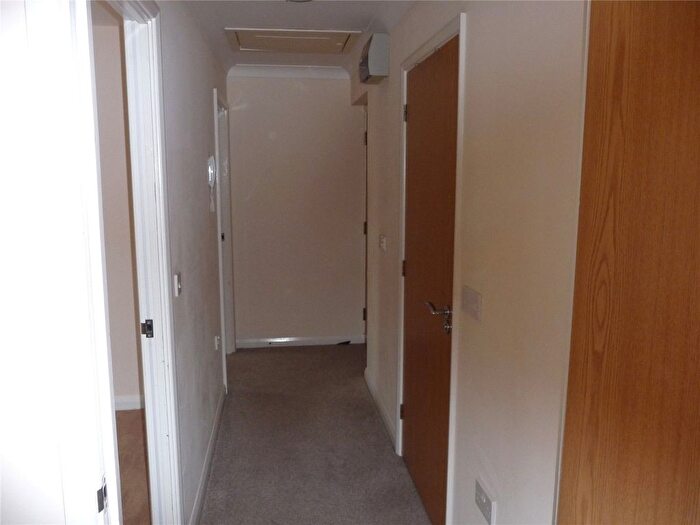 2 Bedroom Flat For Sale In Gatehouse Court, Taunton, TA1