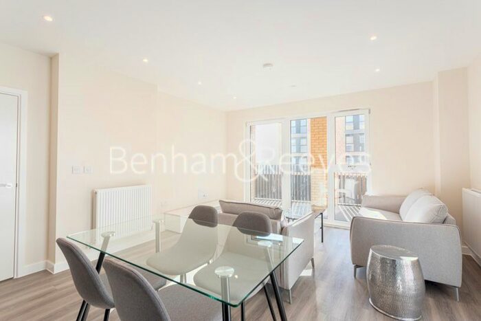 2 Bedroom Flat To Rent In Forest Road, Walthamstow, E17