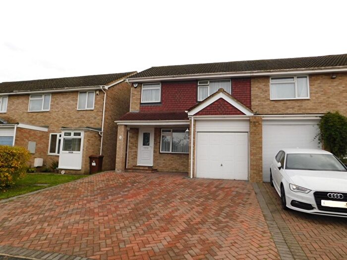 3 Bedroom Semi Detached House To Rent In View Road, Rochester, ME3