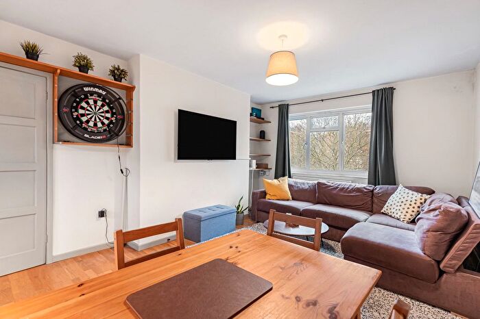 1 Bedroom Flat To Rent In Pitfield Street, London, N1