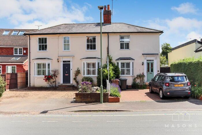 2 Bedroom Semi-Detached House To Rent In Whinbush Road, Hertfordshire, Hitchin, SG5