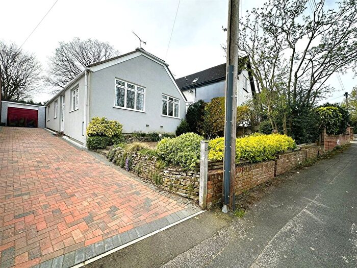 4 Bedroom Bungalow For Sale In Waverley Road, Farnborough, Hampshire, GU14