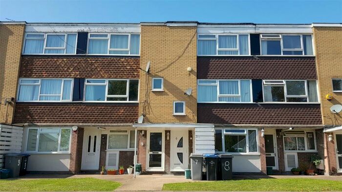2 Bedroom Flat To Rent In Walton Gardens, Wembley, HA9