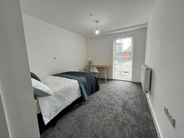 10 Bedroom Flat To Rent In Camden Street, Liverpool, Merseyside, L3