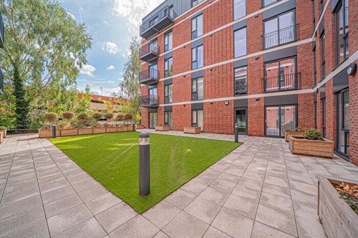 2 Bedroom Apartment For Sale In Homer Road, Solihull, B91