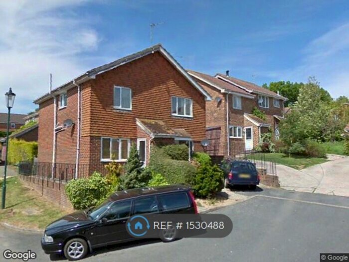 2 Bedroom Semi-Detached House To Rent In Swallow Drive, Battle, TN33