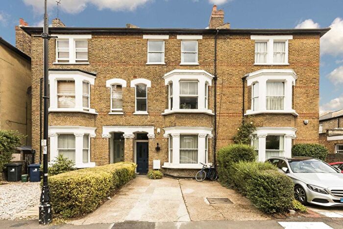 2 Bedroom Flat To Rent In The Park, Ealing, W5