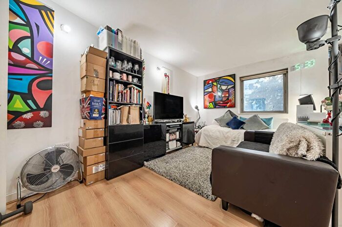 1 Bedroom Flat For Sale In West Parkside, Greenwich, London, SE10
