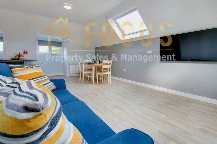 2 Bedroom Apartment To Rent In Houlditch Road, Dhian House, LE2