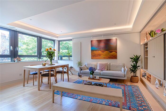 2 Bedroom Flat To Rent In Benjamin Street, London, EC1M