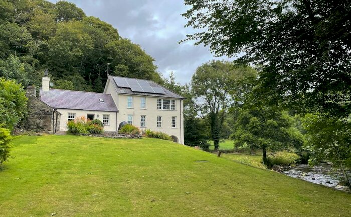 5 Bedroom Detached House For Sale In Llanystumdwy, Criccieth, Gwynedd, LL52