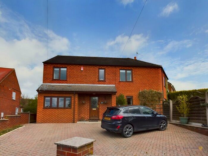 4 Bedroom Detached House For Sale In Sycamore Road, Mayfield, DE6