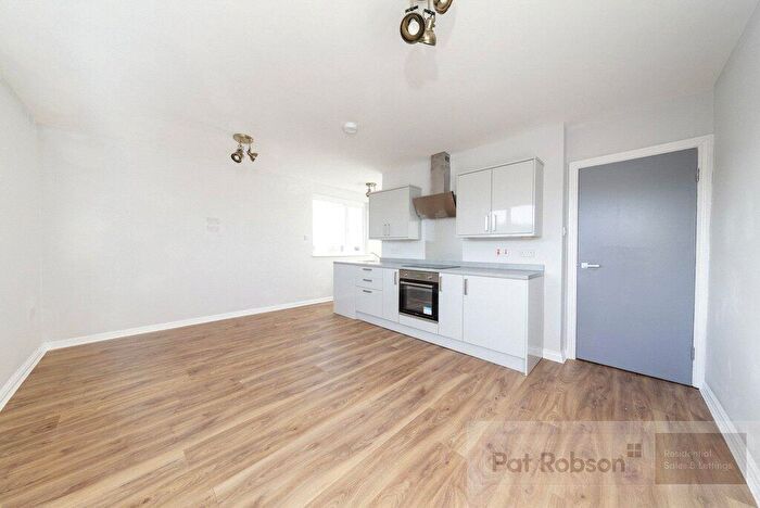 1 Bedroom Apartment For Sale In Boston Court, Newcastle Upon Tyne, Tyne And Wear, NE12