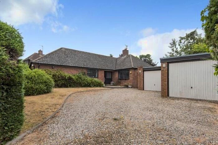 3 Bedroom Detached Bungalow For Sale In Chieveley, Berkshire, RG20