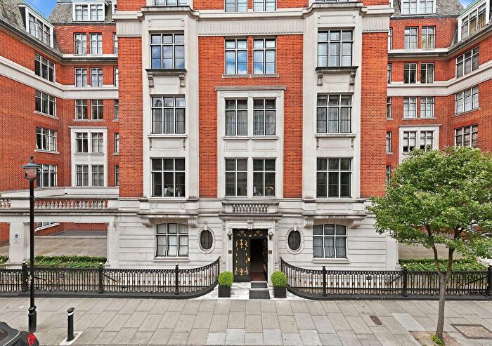 1 Bedroom Flat For Sale In Hallam Street, London, W1W