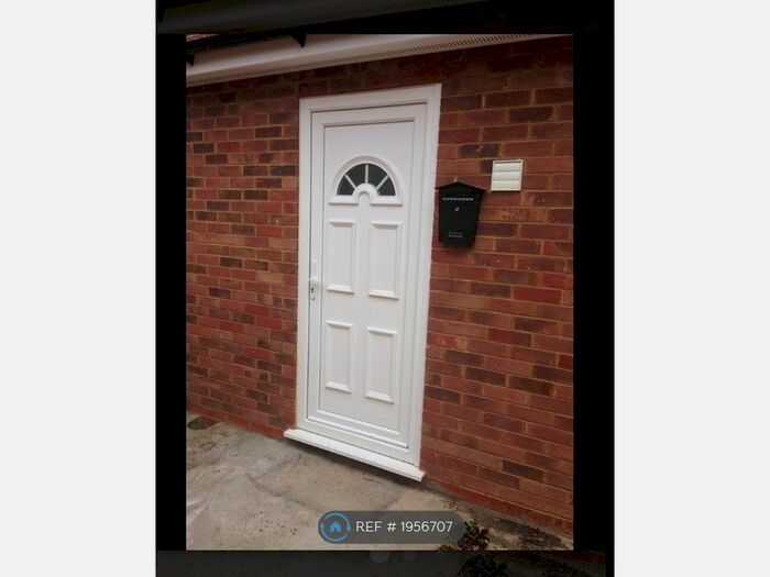 Studio To Rent In Rowan Road, London, UB7