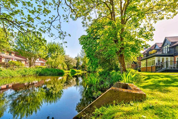 3 Bedroom Retirement Property For Sale In King Edward Place, Wheathampstead, St. Albans, Hertfordshire, AL4