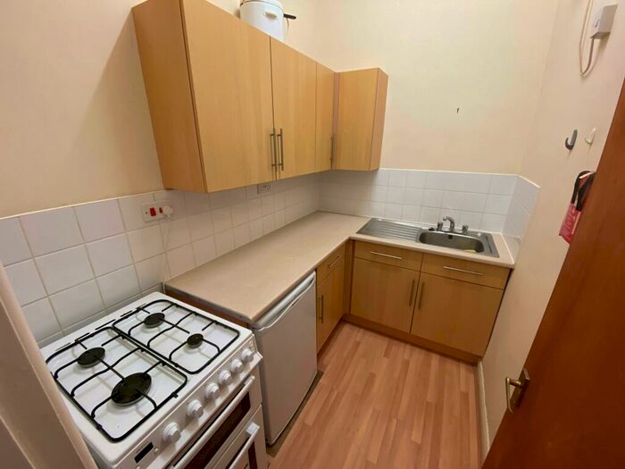 1 Bedroom Flat To Rent In Headland Park, Plymouth, PL4