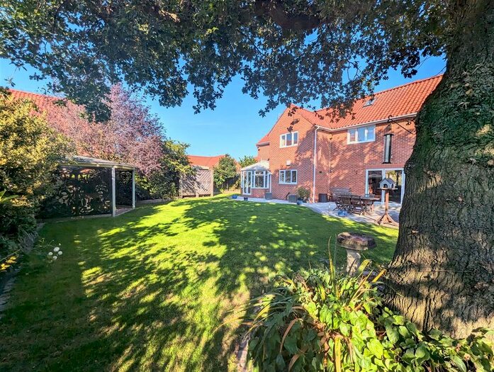 5 Bedroom Detached House For Sale In Main Street, Carlton-On-Trent, Newark, NG23