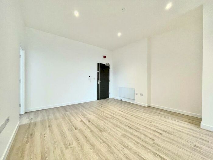 2 Bedroom Apartment To Rent In Alencon Link, Basingstoke, RG21