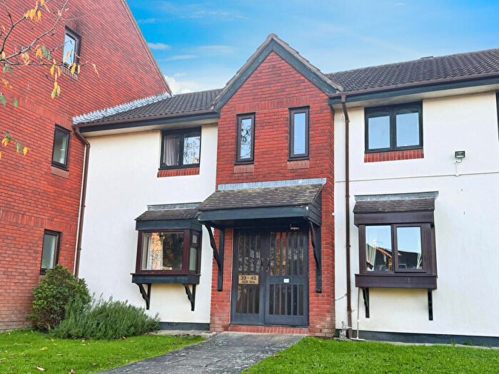 1 Bedroom Apartment For Sale In Finch Close, Plymouth, PL3