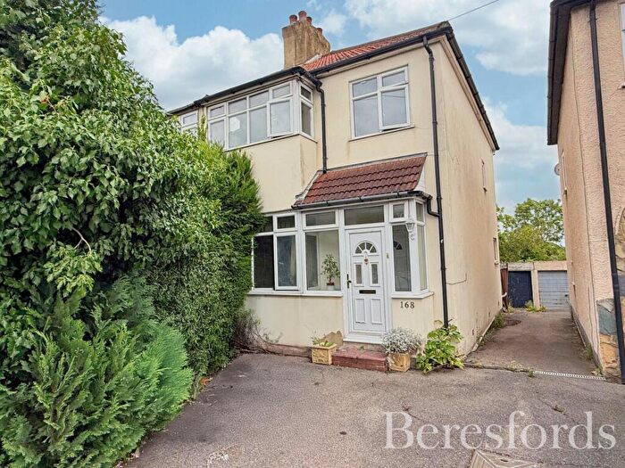 3 Bedroom Semi-Detached House For Sale In Wingletye Lane, Hornchurch, RM11