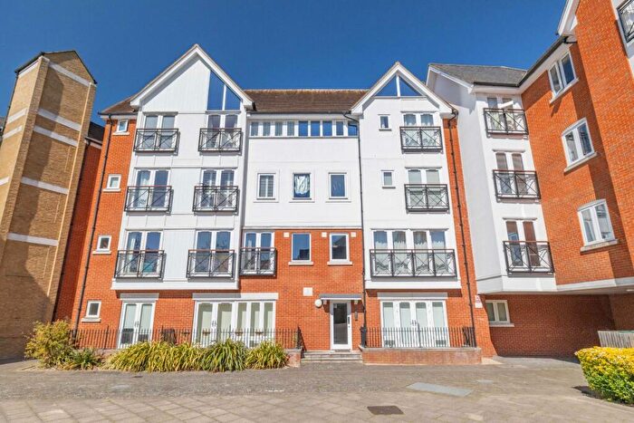 2 Bedroom Flat For Sale In Tannery Square, Canterbury, Kent, CT1