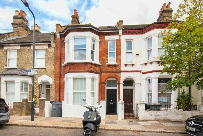 4 Bedroom Detached House To Rent In Victor Road, Kensal Green, London, NW10