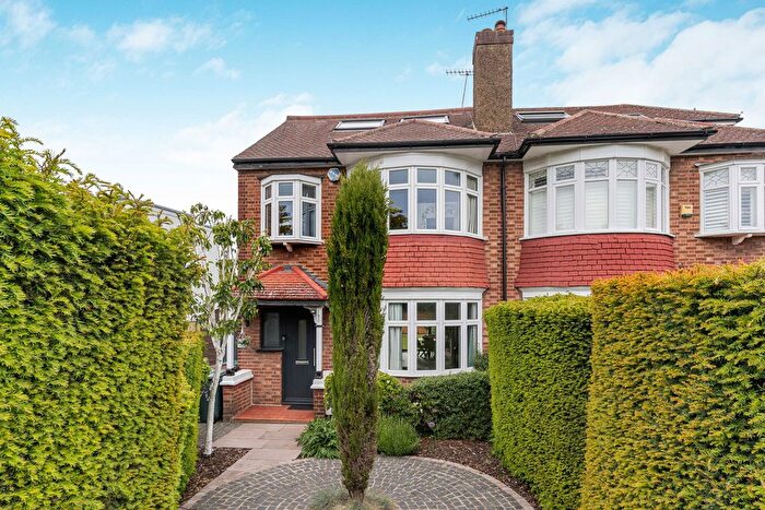 4 Bedroom Semi-Detached House For Sale In Farnaby Road, Bromley, BR2