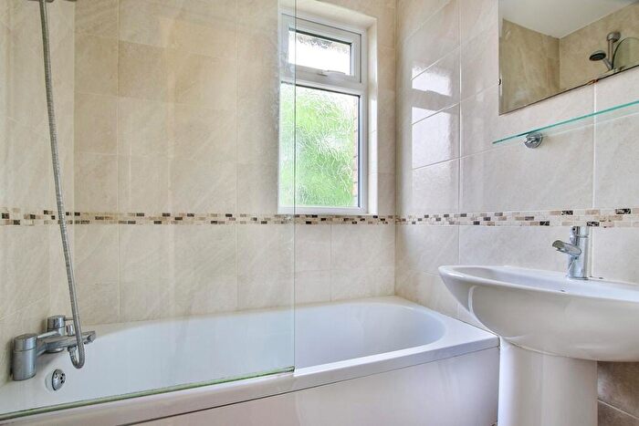 4 Bedroom Semi-Detached House To Rent In Cranford Avenue, Macclesfield, Cheshire, SK11