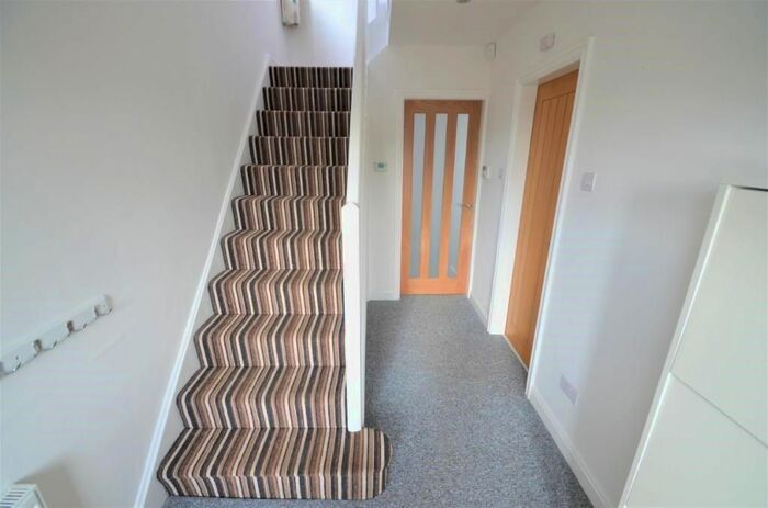 3 Bedroom Semi-Detached House For Sale In Stonegate Close, Blaxton, Doncaster, DN9