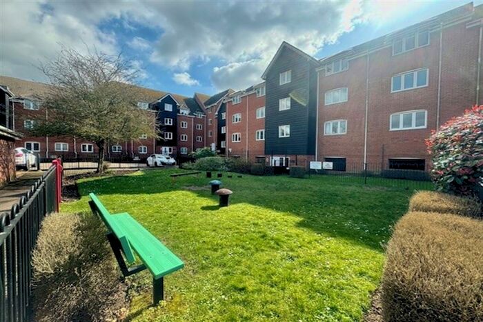 2 Bedroom Flat To Rent In Priory Avenue, St Denys, SO17