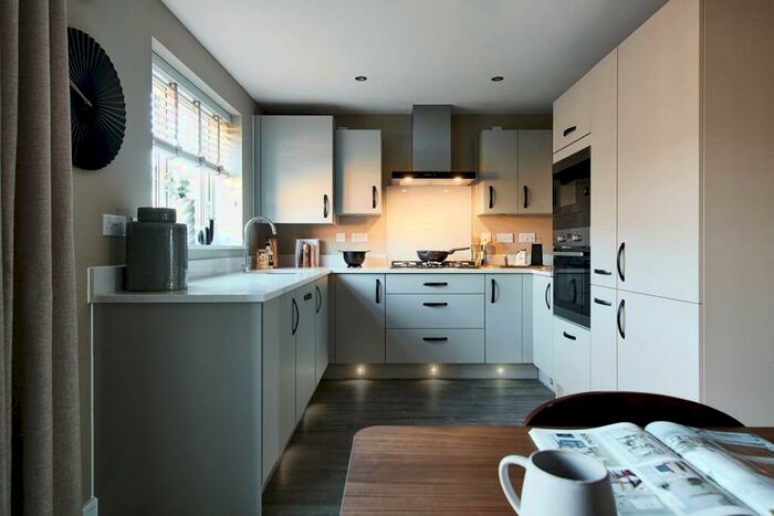 4 Bedroom Semi-Detached House For Sale In Clayton Wood Road, Leeds, LS16