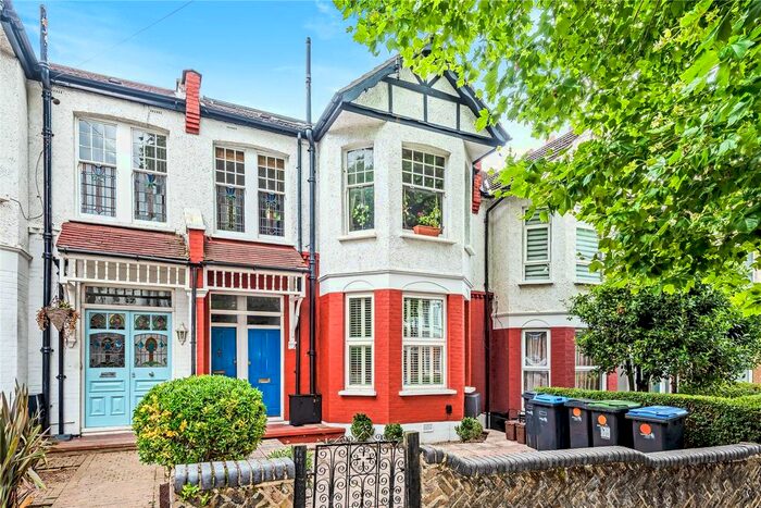 2 Bedroom Flat To Rent In Elmwood Avenue, Palmers Green, London, N13