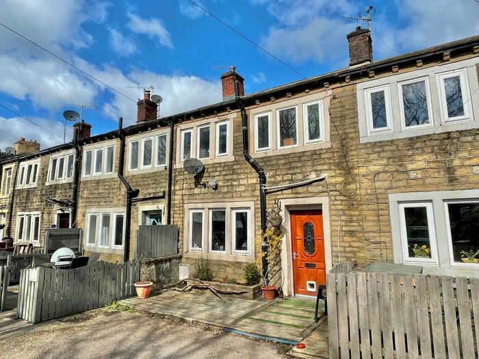 2 Bedroom Terraced House To Rent In Barber Row, Linthwaite, Huddersfield, West Yorkshire, Uk, HD7