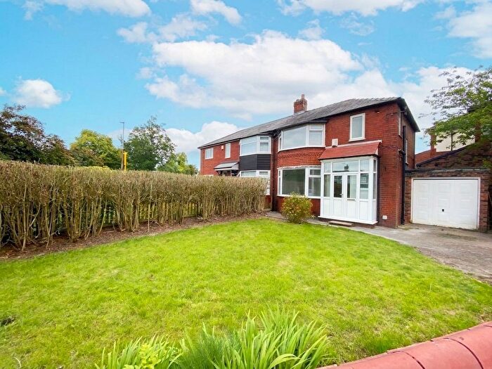 3 Bedroom Semi-Detached House For Sale In Radcliffe Park Road, Salford, M6