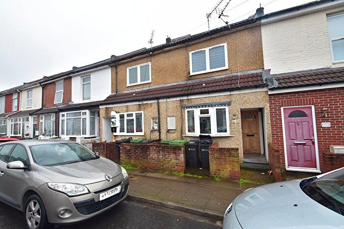 2 Bedroom Flat To Rent In Fawcett Road, Southsea, PO4