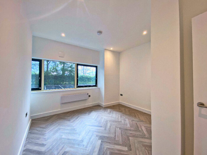 1 Bedroom Apartment To Rent In Oakley Place, Fleet, GU52