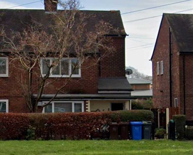 2 Bedroom Apartment To Rent In Summerfield Road, Manchester, M22